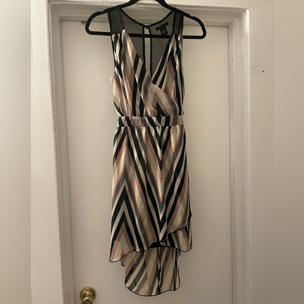 UK2LA Black, cream and‎ blush Design open back Dress Size Small